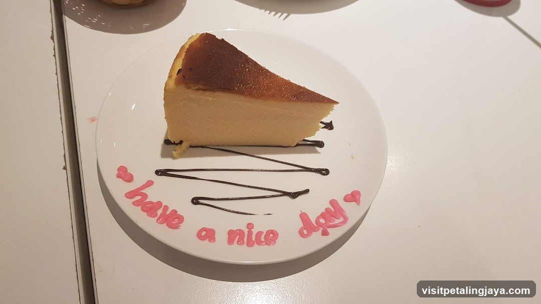 Cheesecake with message