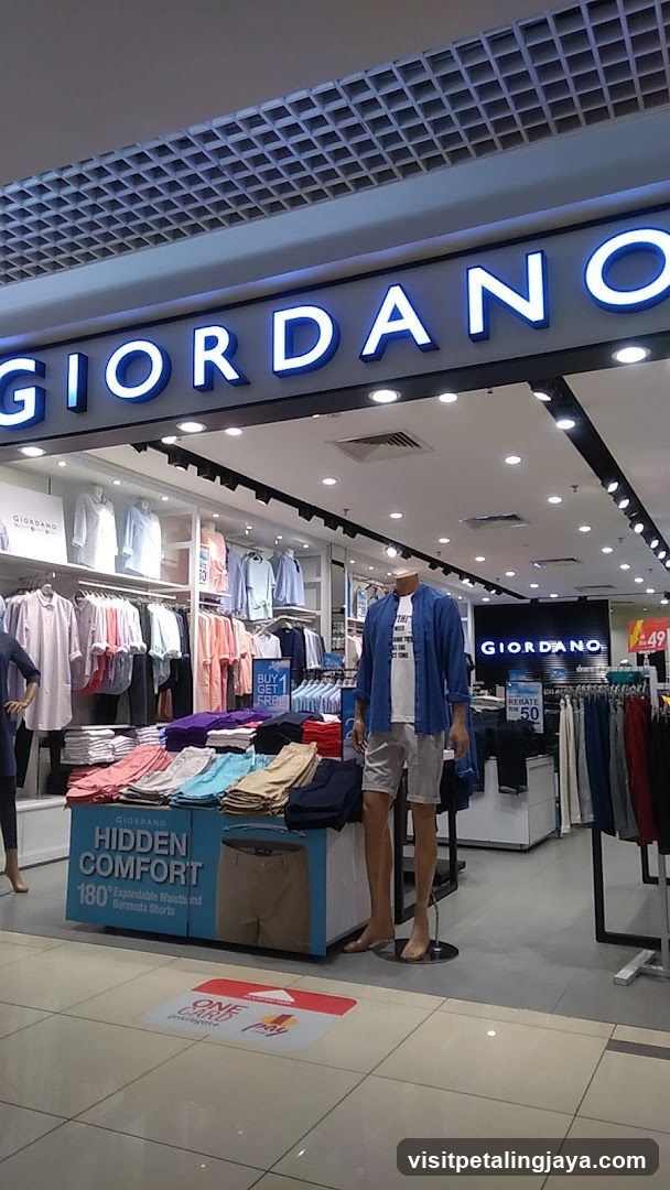 Giordano Store Interior