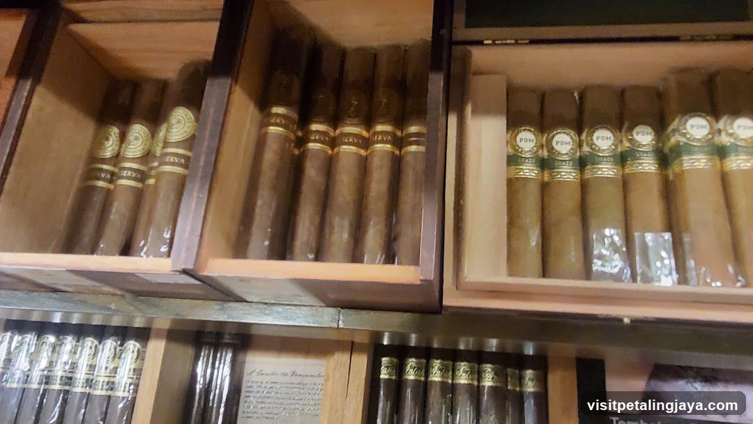 Cigars Lounge