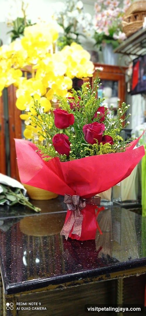 Red Roses Bouquet
