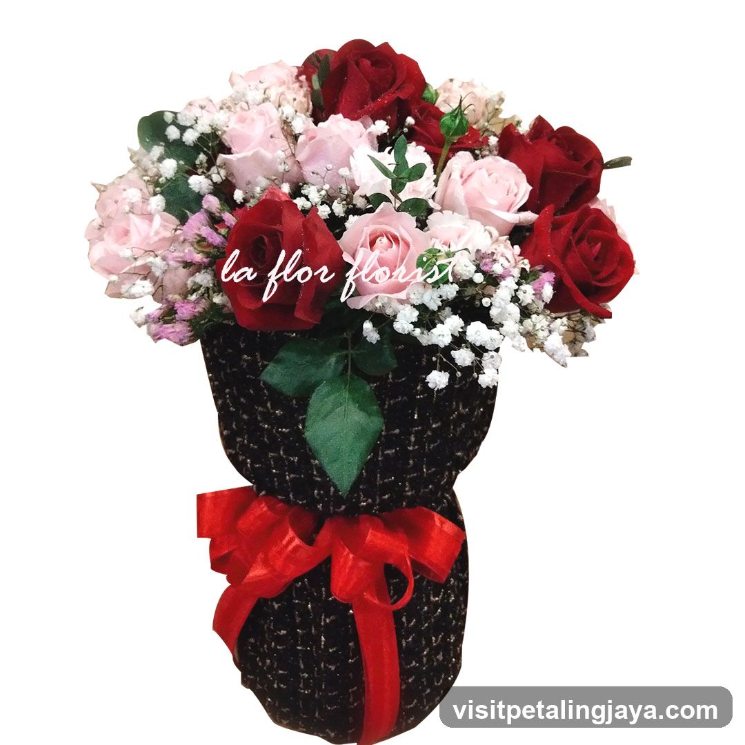 Flower Bouquet with Red and Pink Roses