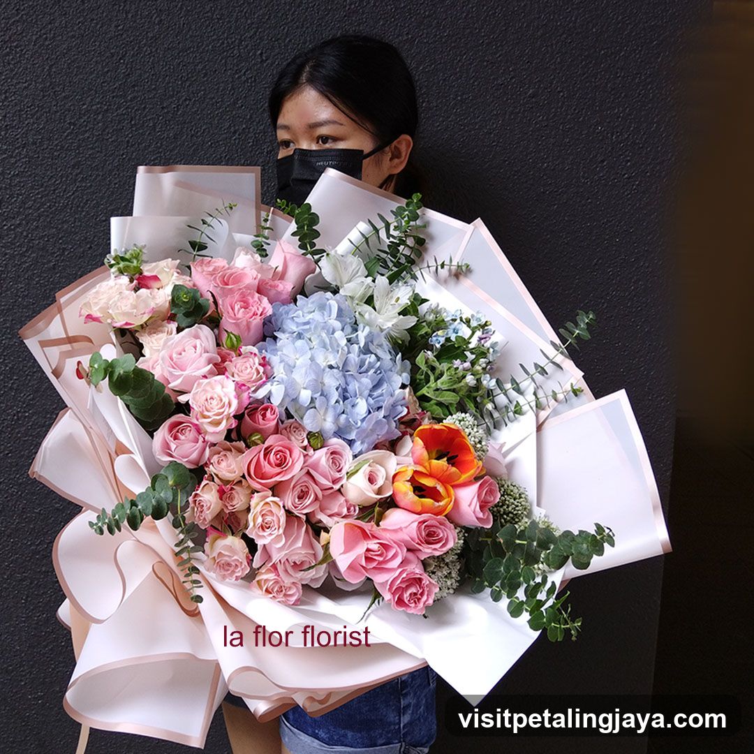 Flower Bouquet with Pink Roses and Hydrangeas