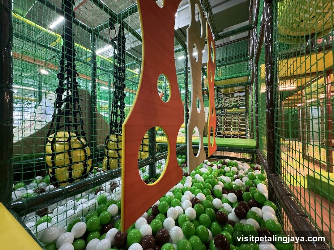 Indoor Playground Ball Pit
