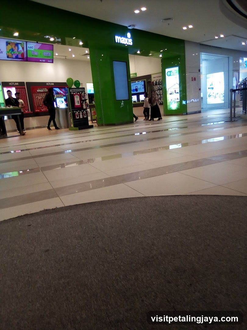 Maxis Storefront
