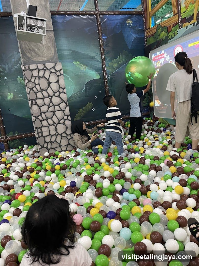 Indoor Playground Ball Pit