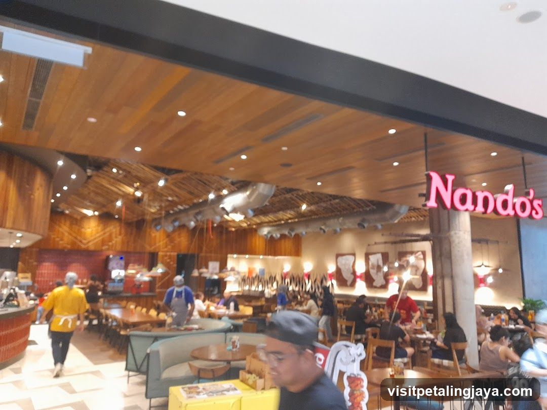 Nando's Restaurant Interior