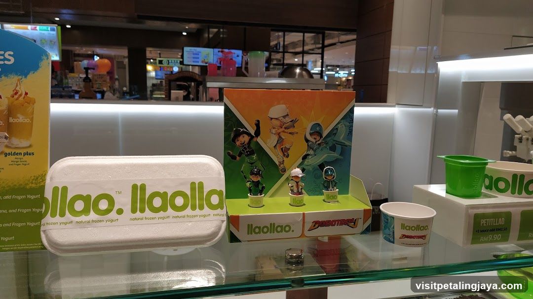 Ilaolla Frozen Yogurt Display