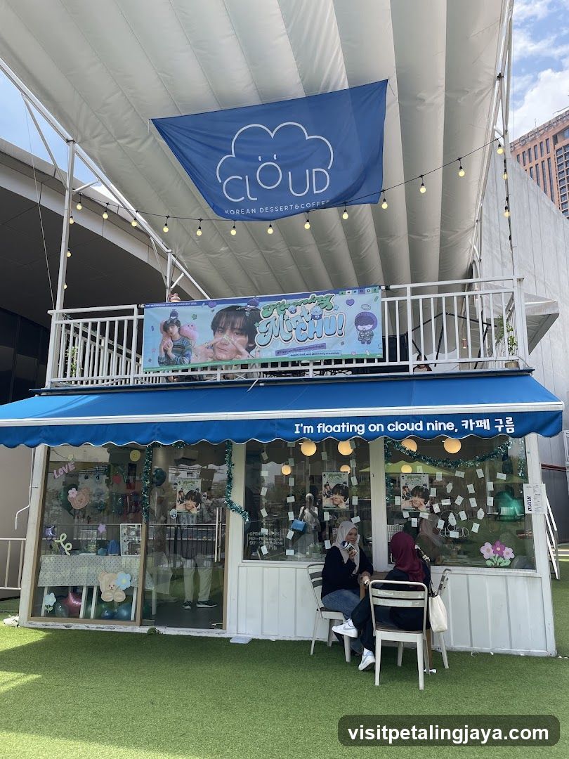 Cloud Korean Dessert & Coffee Shop Front