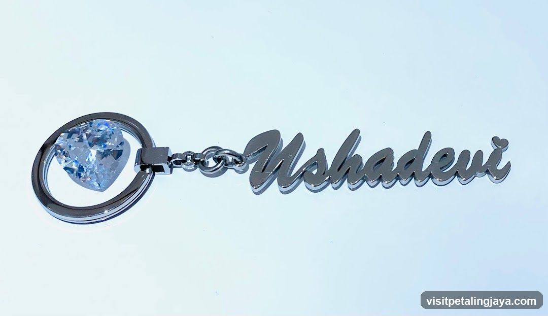 Personalized Keychain with Heart-Shaped Gemstone