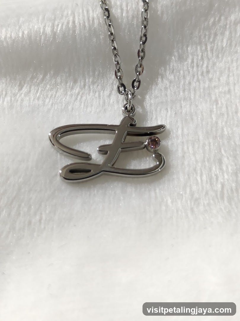 Silver Pendant Necklace with Pink Gemstone