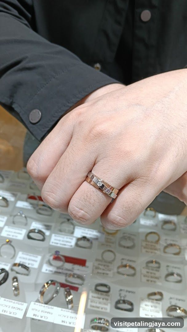 Ring Display Case