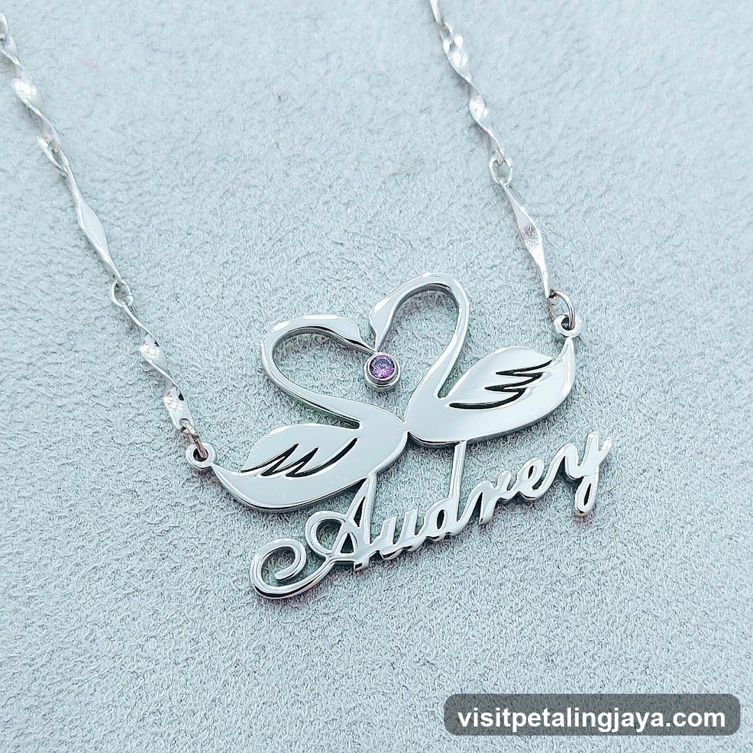 Personalized Swans Necklace with Name
