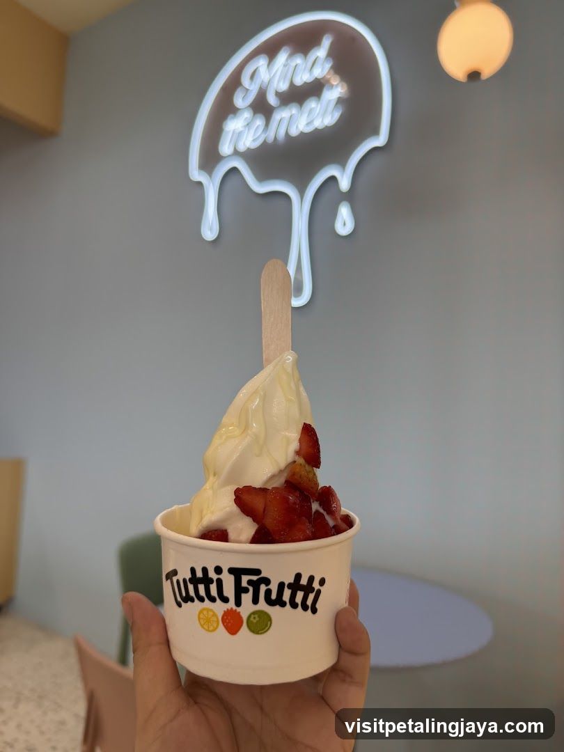Tutti Frutti Frozen Yogurt with Strawberries