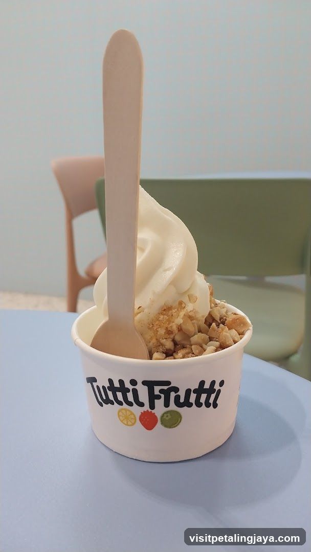 Frozen Yogurt with Nuts