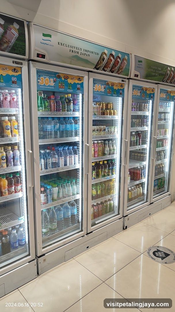 Refrigerated Drinks Display