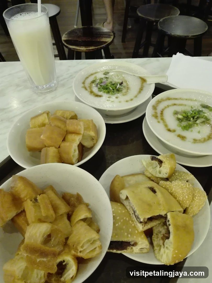 Congee and Fried Dough Sticks