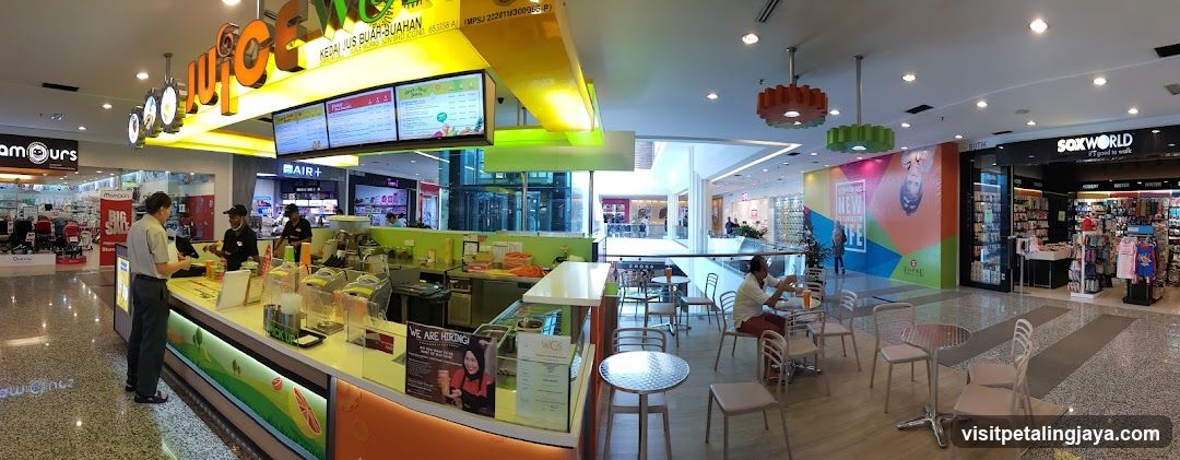 Juice Bar in a Mall