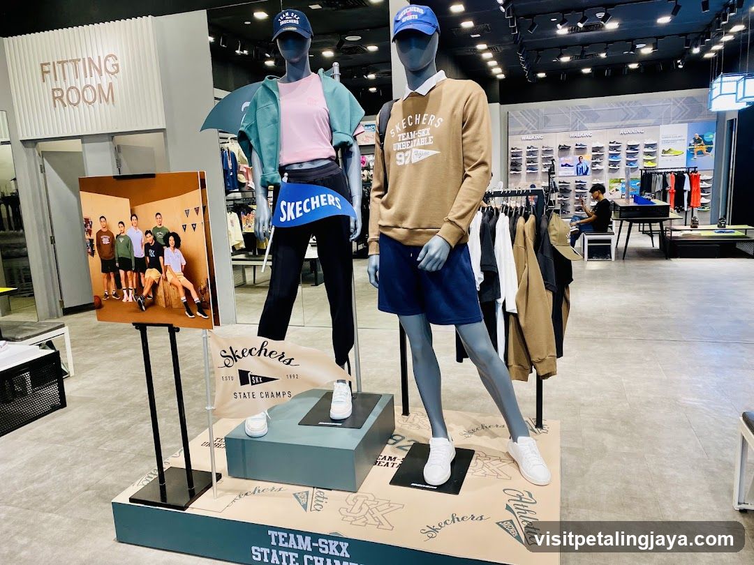 Skechers Store Display