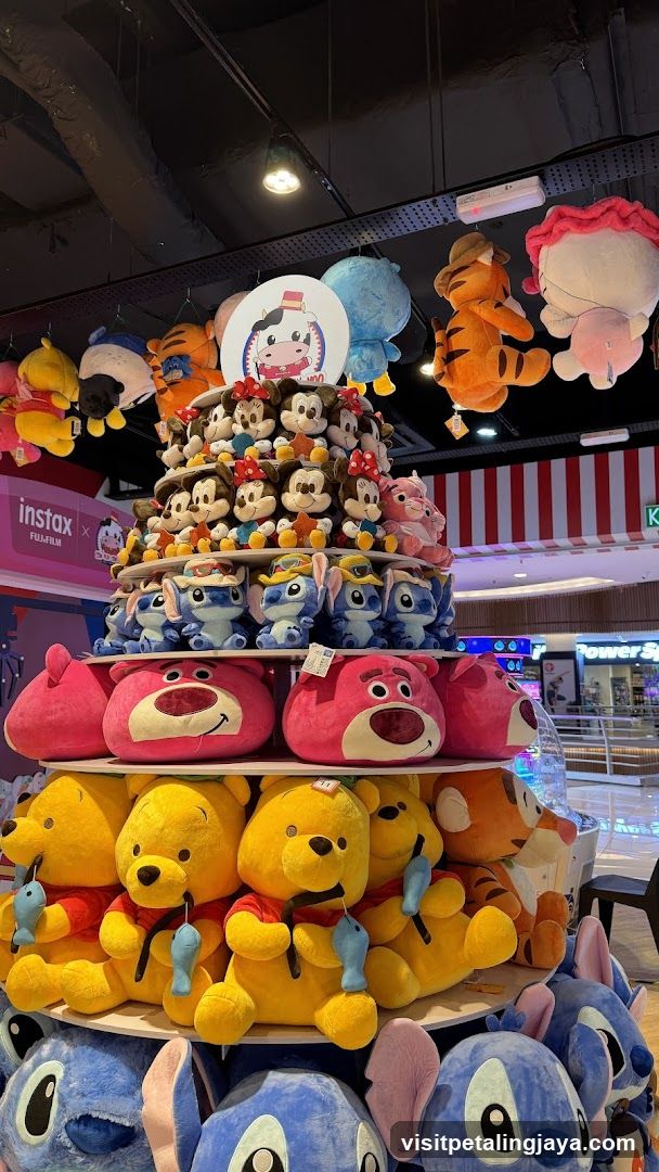 Disney Plush Toy Display