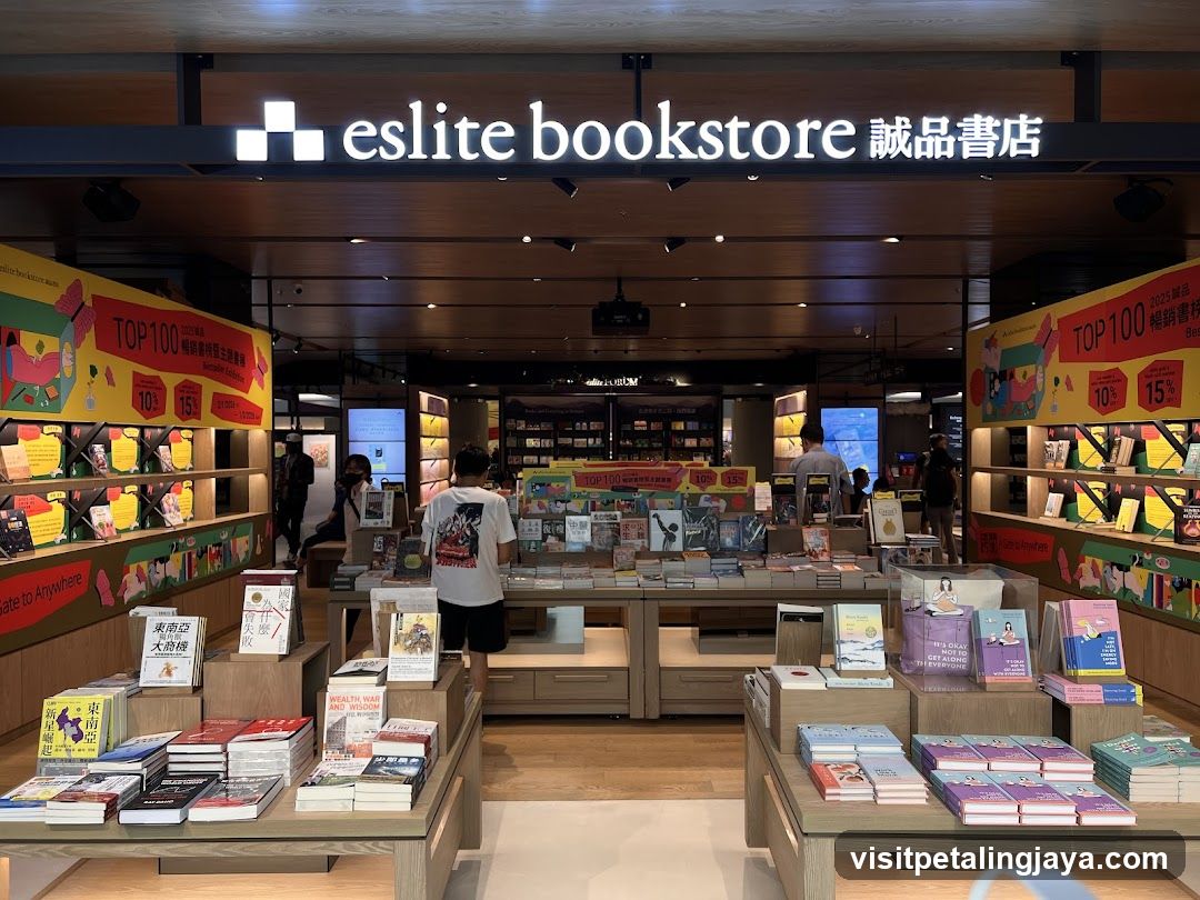 Eslibe Bookstore Interior