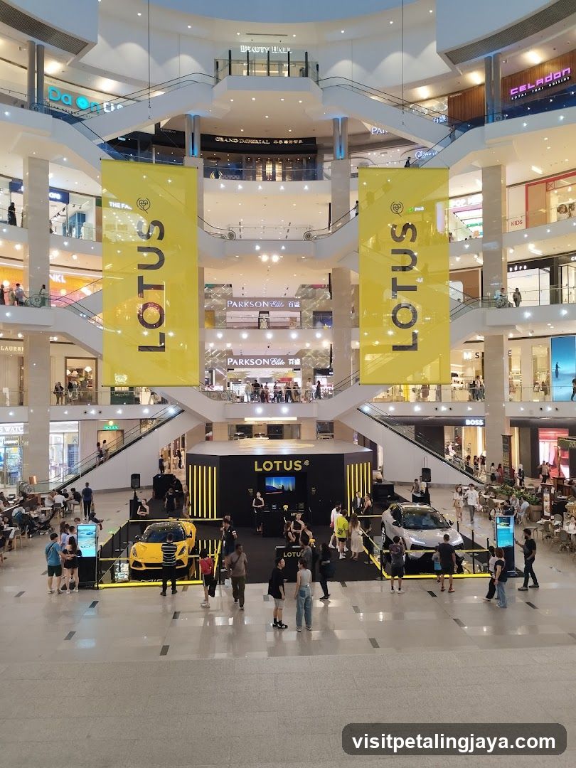 Lotus Display in Mall
