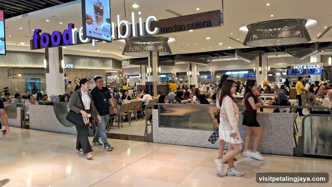 Food Republic Medan Selera Interior
