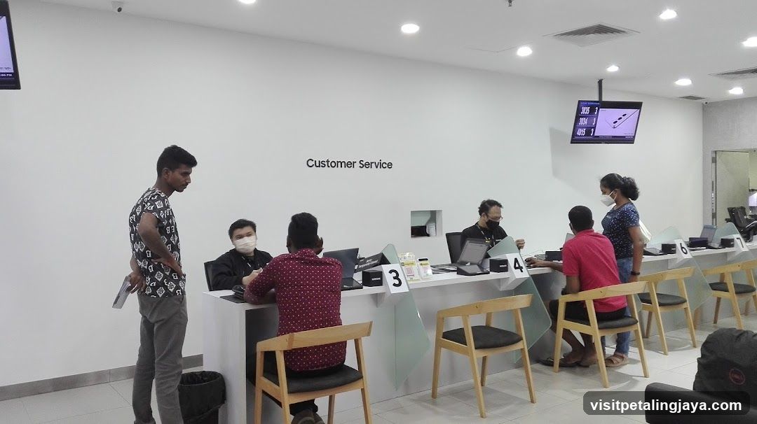 Customer Service Counter