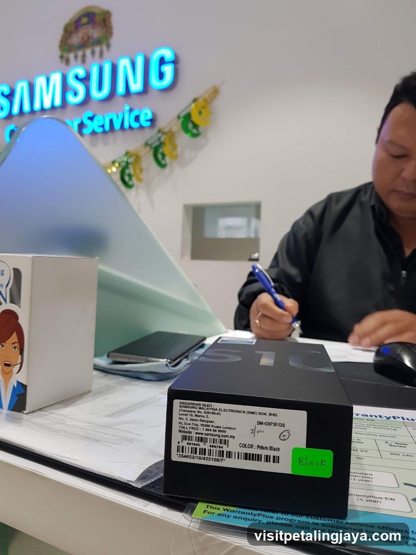 Samsung Service Counter Interior