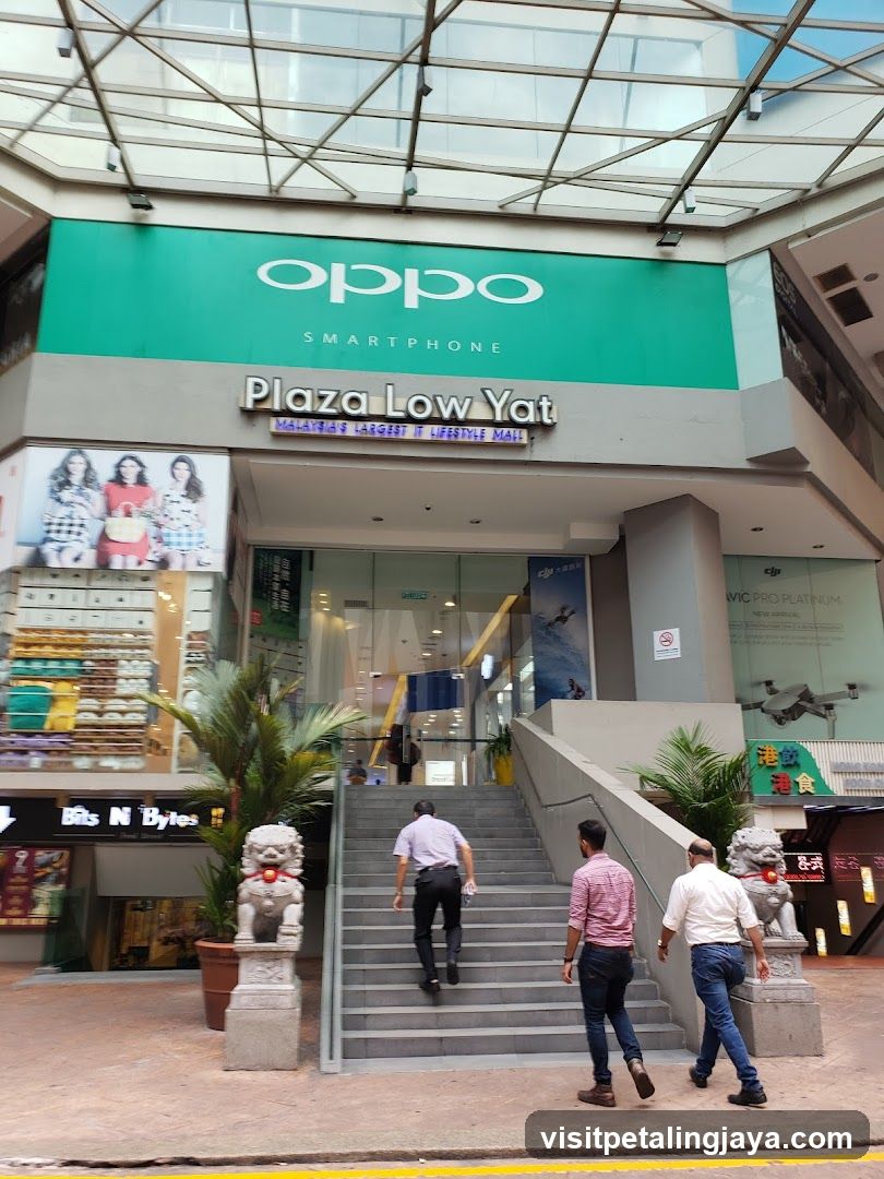 OPPO Store at Plaza Low Yat