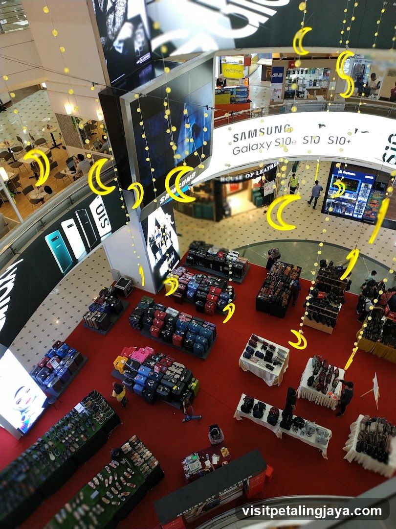 Samsung Electronics Store Interior Display