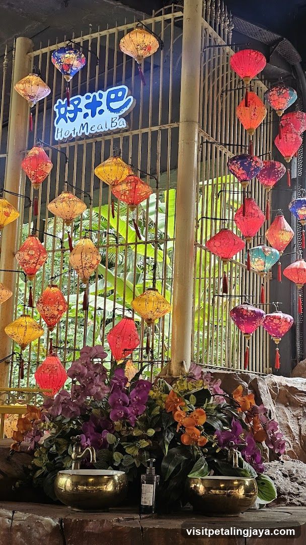 Restaurant Decor