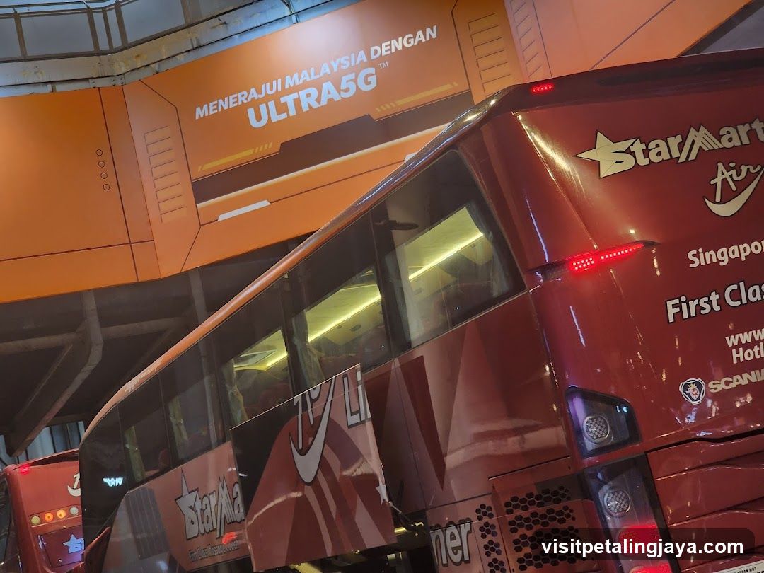 StarMart Air Bus Exterior