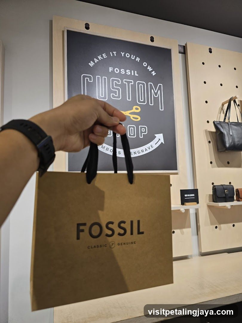 Fossil Custom Shop Display