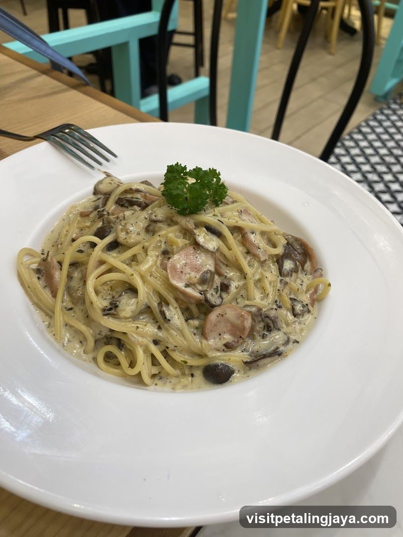 Creamy Pasta with Mushrooms and Sausage