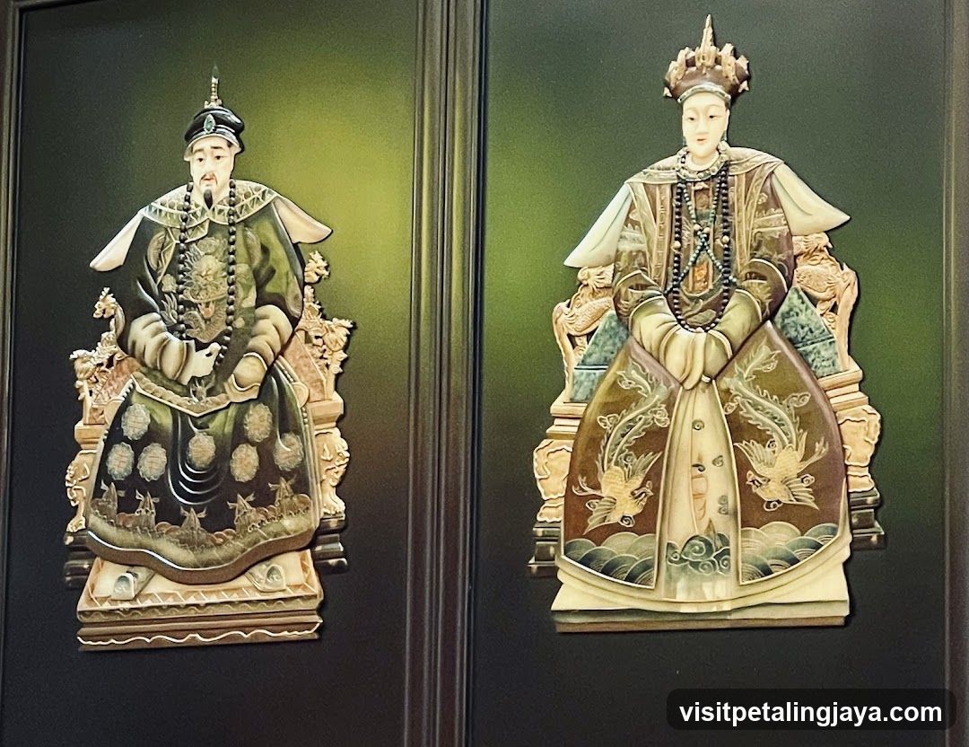 Two figures in traditional Chinese attire
