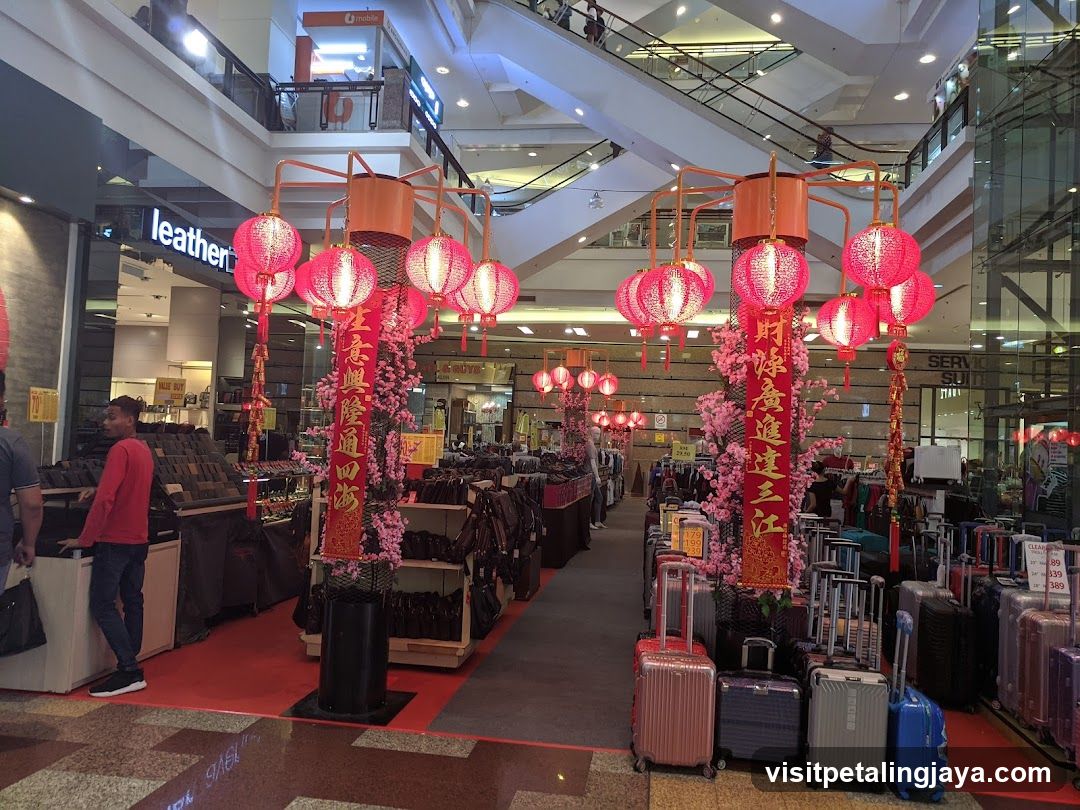 Festival Market Display in Shopping Mall