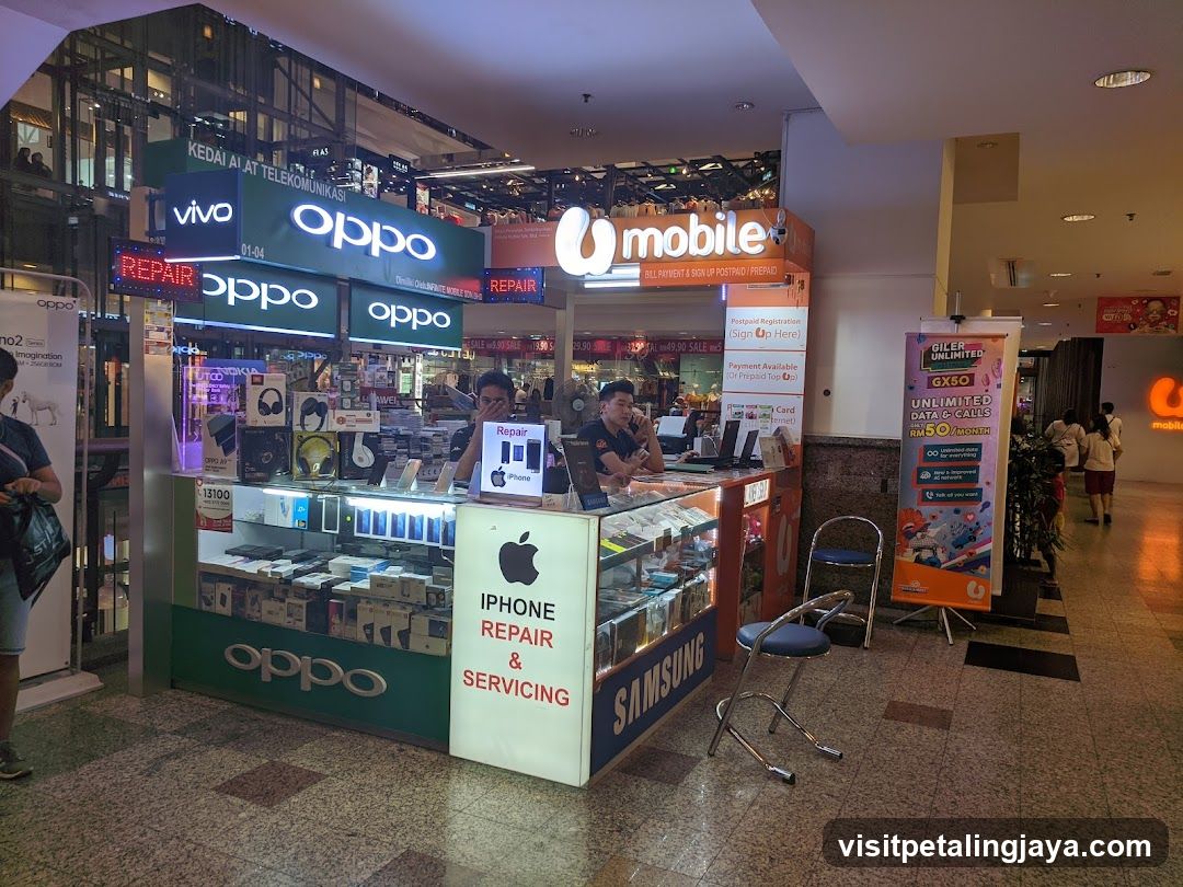 Mobile Phone Repair and Sales Stall in Mall