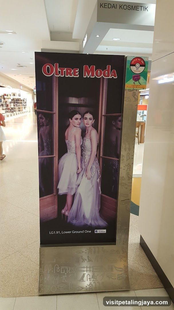 Oltre Moda Advertisement