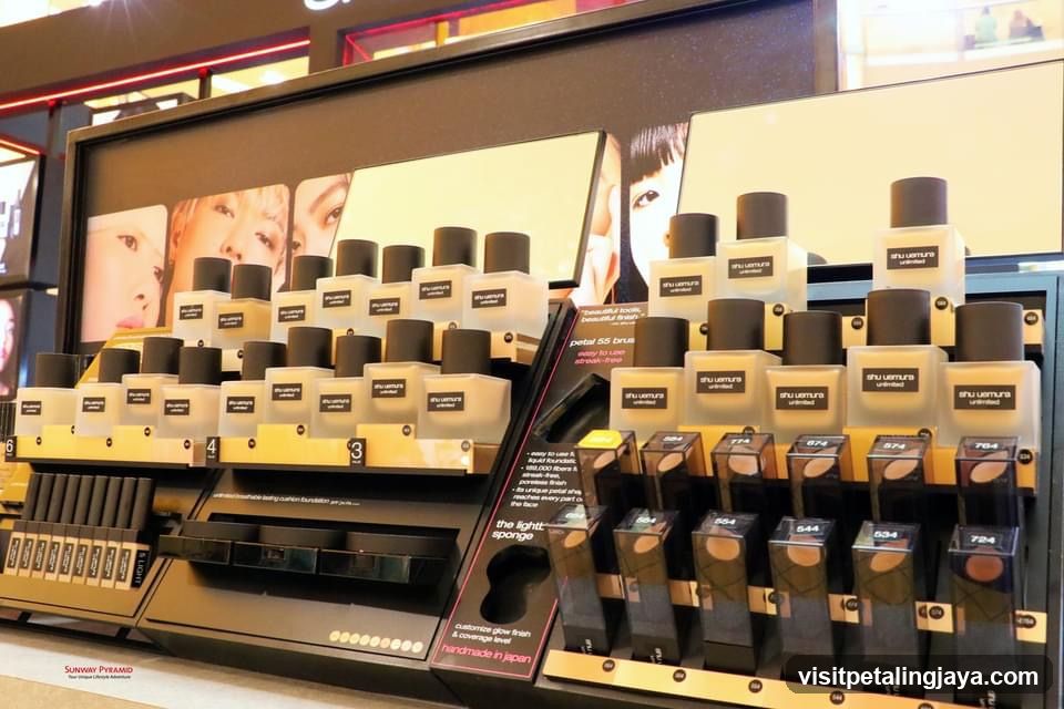 Shu Uemura Foundation Display
