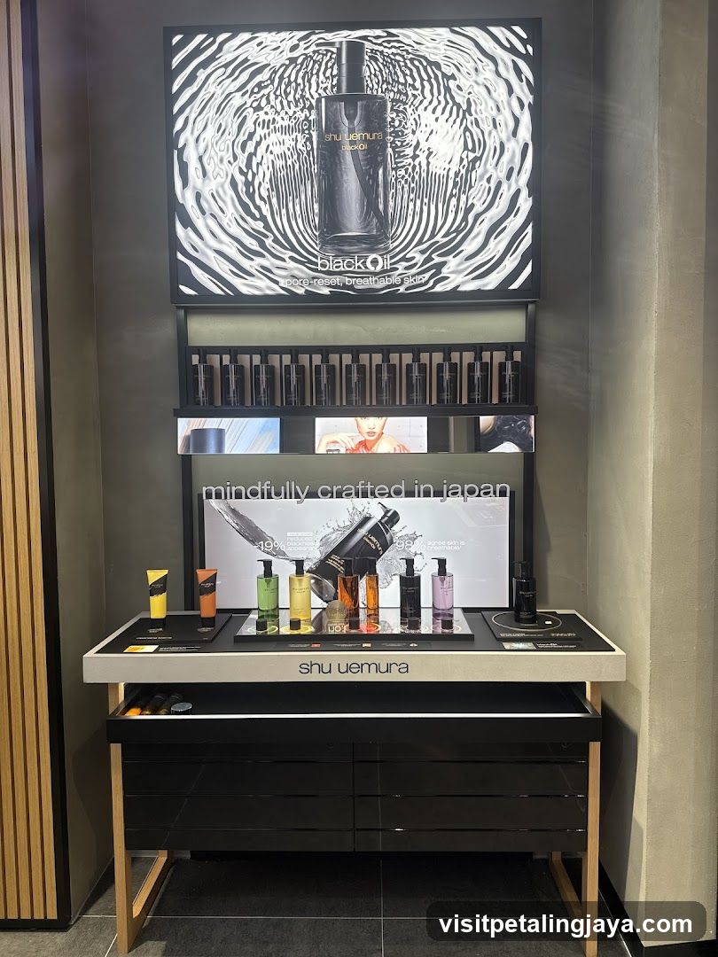 Shu Uemura Display