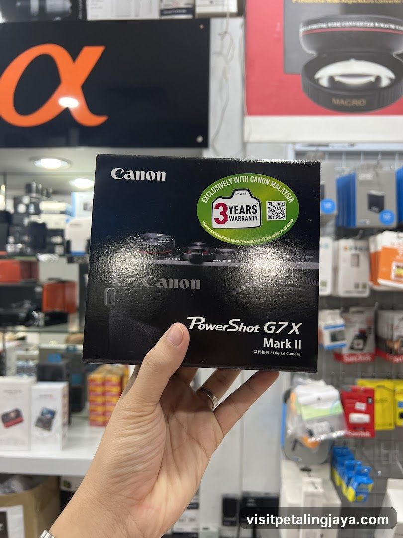 Canon PowerShot G7X Mark II Box in Store