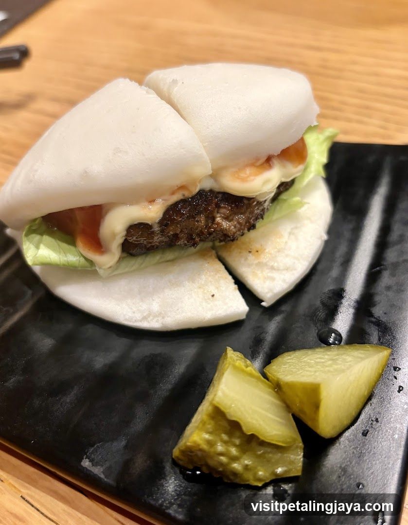 Bun Burger with Pickles