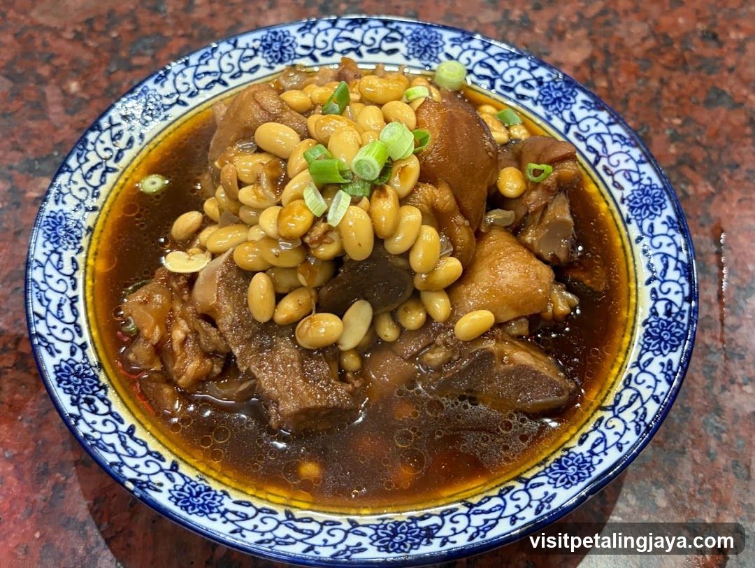 Braised Pork with Soybeans