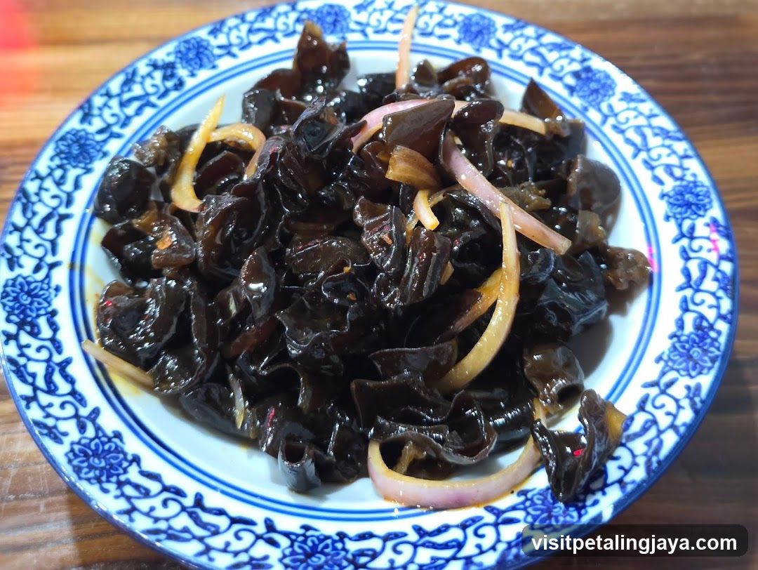 Wood Ear Fungus Salad with Onion