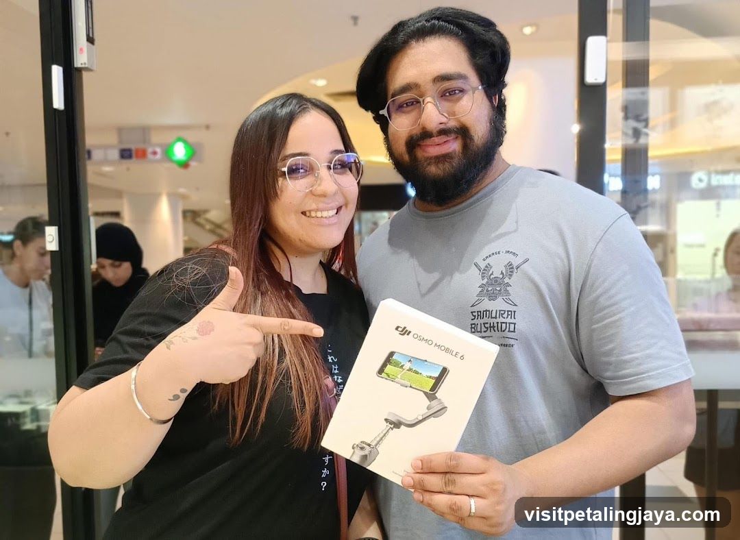 Couple with DJI Osmo Mobile 6 Box