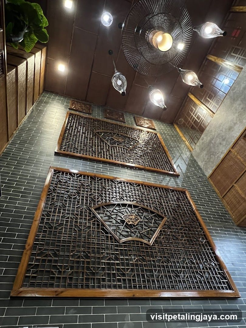 Interior Decor with Wooden Screens