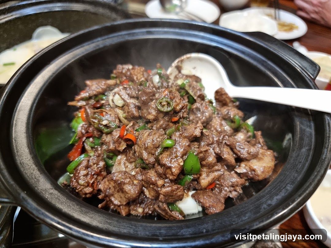 Sizzling Claypot Beef Stir-Fry