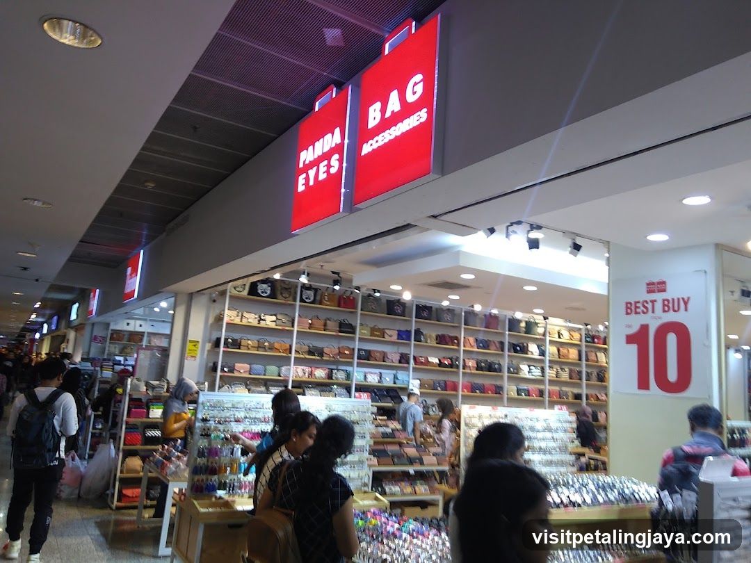 Shopping Mall Store Interior