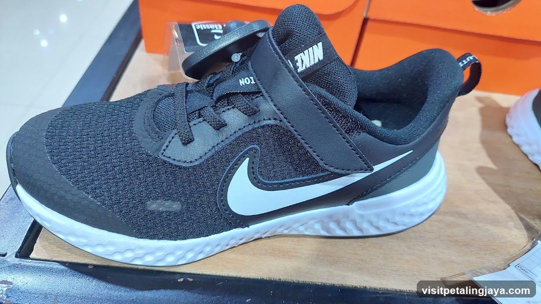 Nike Shoe Display