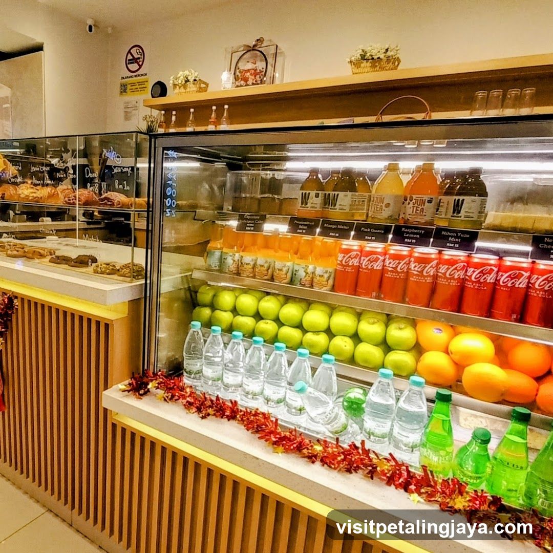 Beverage and Bakery Display